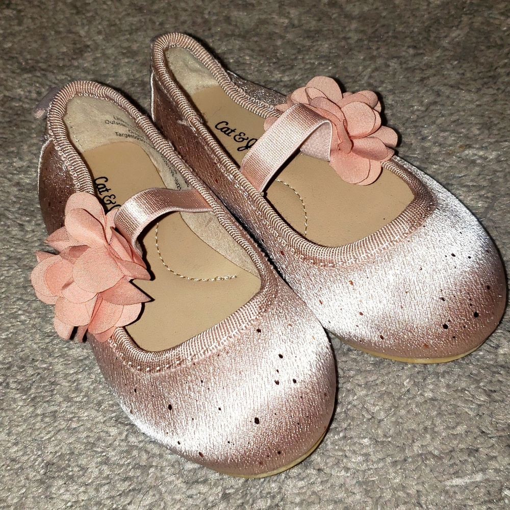 Girls size 5 shoes